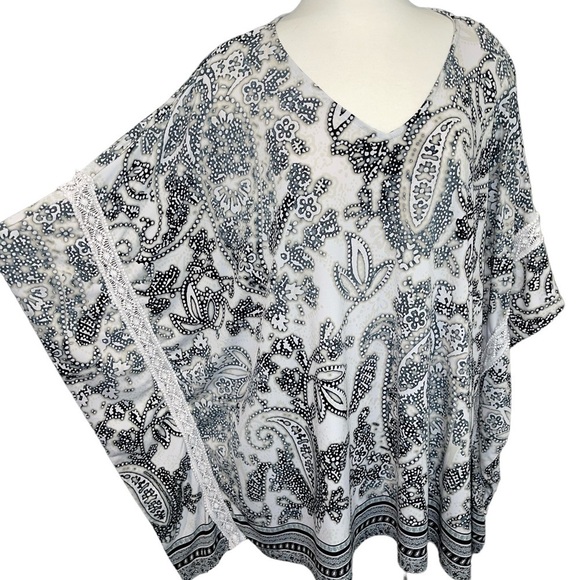 Susan Graver Women's Top Size 2X White/Black/Gray Pullover Caftan Style V-Neck - Picture 2 of 10